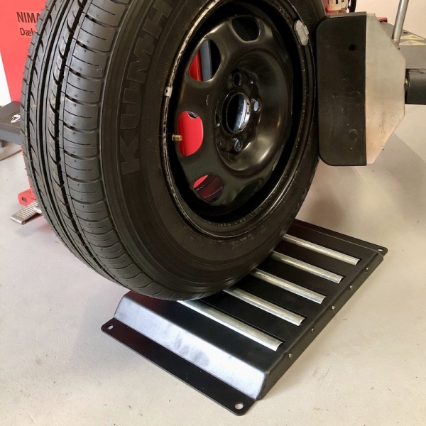 Nésta LDK Lastik Döndürme Konveyörü