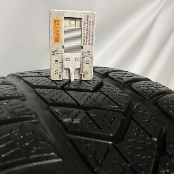 245/45R18 100V Pirelli Sottozero 3 Kış Lastiği
